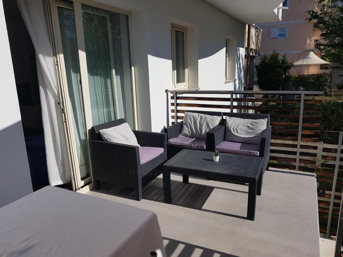 Anica Apartments Funtana Exterior foto
